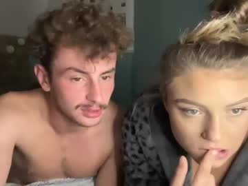 female cam couple axelxmistyminx image #2703524