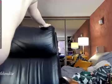 female cam girl bestblondiiecb image #2823638