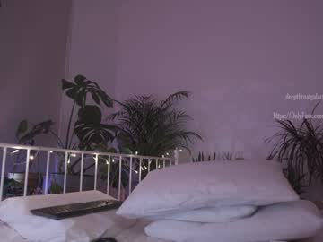 female cam girl _deepthroatgalactica image #717450