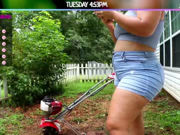 female cam girl milavalentinax image #2541527