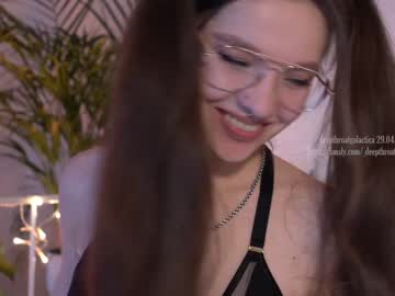 female cam girl _deepthroatgalactica image #1657243