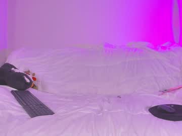 female cam girl cute_pin image #1205603