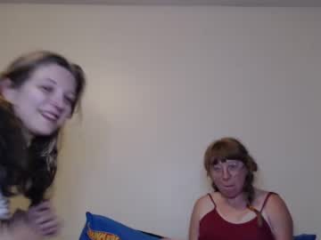 female cam couple elliottandisabelle image #3948962