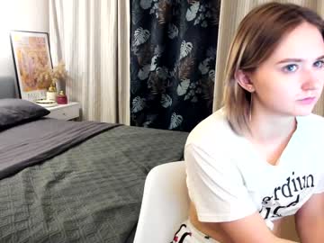 female cam girl lina_282 image #3887580