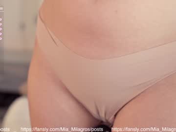 female cam girl mia_milagros image #2485602