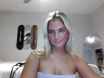 lovelyaveryy  female  webcam