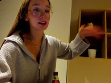 female cam girl ellie_leen image #1235605