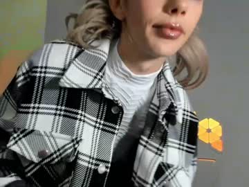 female cam girl hotfallingdevil image #2824375