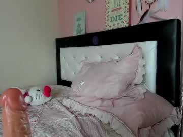 female cam girl noemibcnz image #1045675