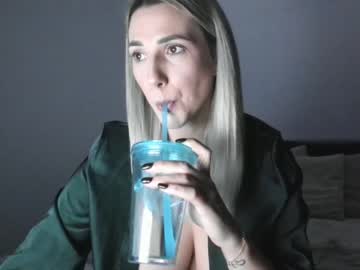 female cam girl allayah image #3207451