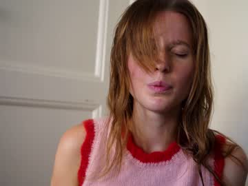 female cam girl ellaa91 image #2446105