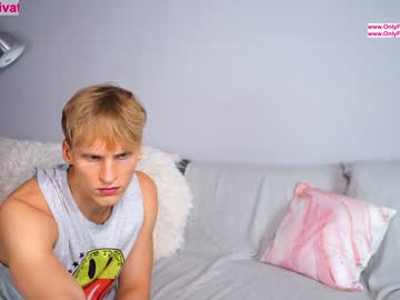 female cam couple sophieandmartin image #681146