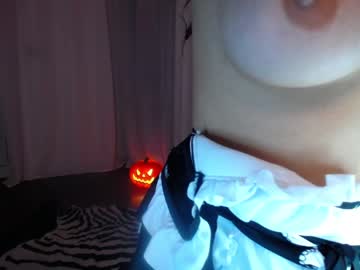 female cam girl eevie_moon image #2859353