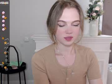 female cam girl small_blondee image #2870154