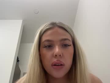 emabluee2  female  webcam