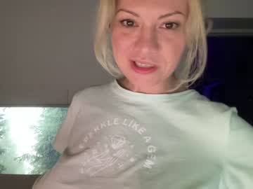 female cam girl kiradivine image #2776613