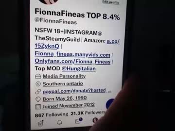 female cam couple fionnafineass image #1070114