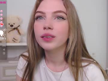 female cam girl small_blondee image #3070825