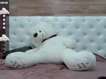 female cam girl hottie_lola image #2671852