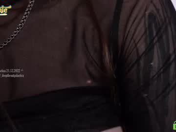 female cam girl _deepthroatgalactica image #3351613