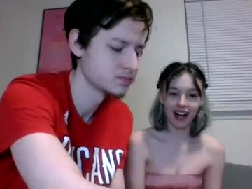 female cam couple leojamie image #1127390