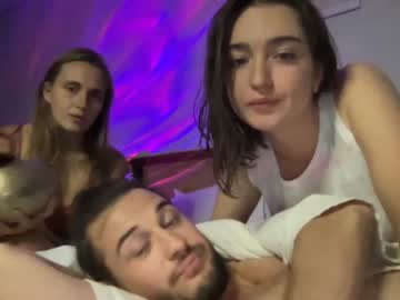 female cam couple roccosyffredy2023 image #3931041