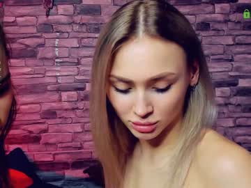 female cam couple loveramini image #1022107