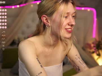 female cam girl julia_tina image #3413507