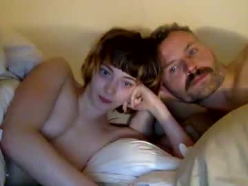 female cam couple daboombirds image #3508142