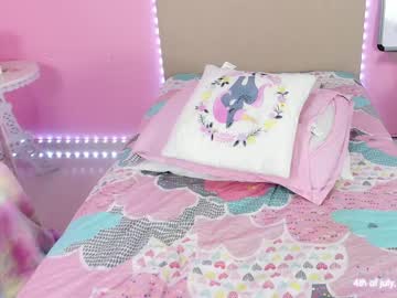 female cam girl little_effy18 image #2103998