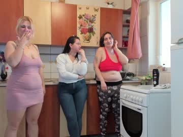 female cam couple juliana35 image #1430633