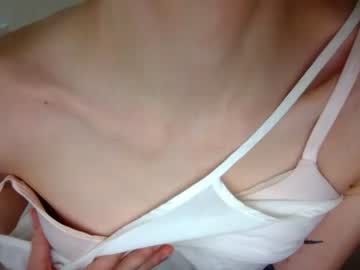 female cam girl shypetals image #1075783