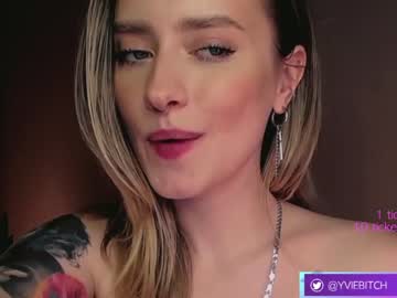 female cam girl _yvie_ image #3649454