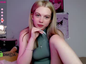 female cam girl small_blondee image #3342181