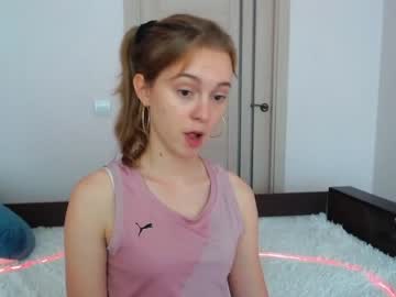 female cam girl shy_mirabel image #2200807