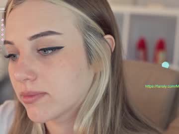 female cam girl mia_milagros image #2076629