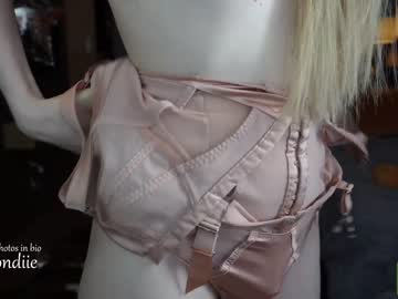 female cam girl bestblondiiecb image #3628697