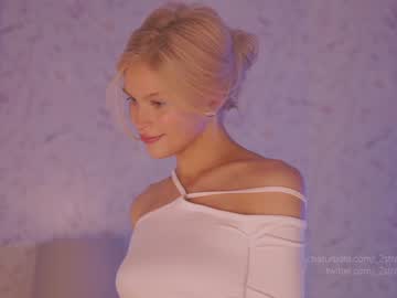 female cam girl _2strangers image #3073478