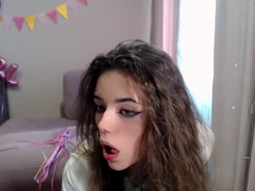 female cam girl angelklttl image #2543486