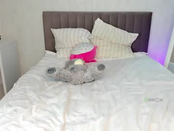 female cam girl alisaa_1 image #2133115