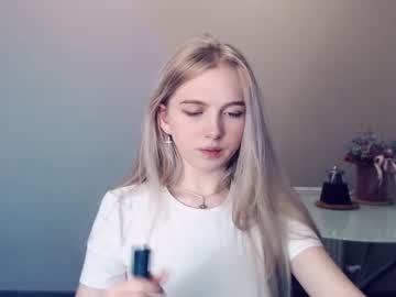 female cam girl small_blondee image #545947