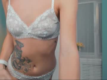female cam girl emmi_rosee image #1346583