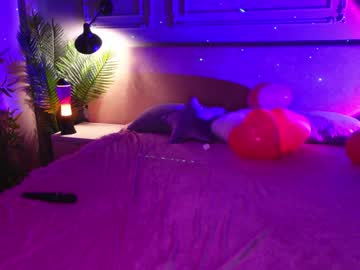 female cam girl liamurr image #3713350