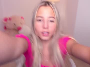 female cam girl naivebby01 image #849208