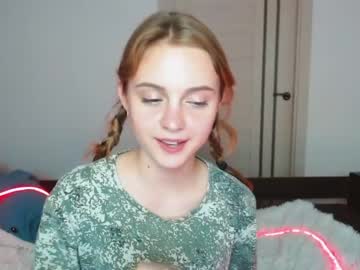 female cam girl shy_mirabel image #2196386