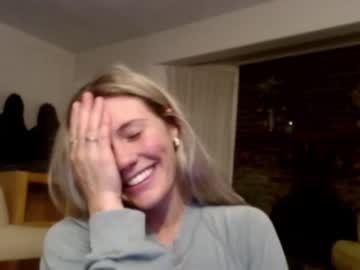 female cam girl bambis_honeypot image #935735