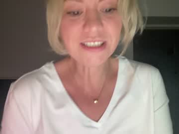 female cam girl kiradivine image #2627365