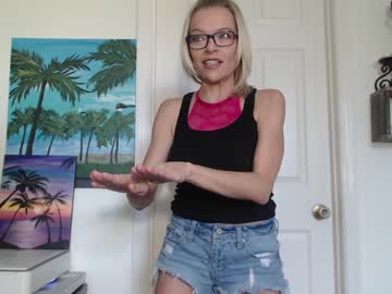 female cam girl laceycoffeegirl image #637301