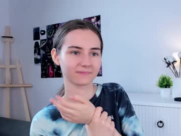 approche_toi_petite  female  webcam