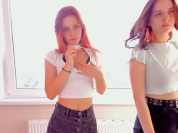 female cam couple sydneylind image #2918053
